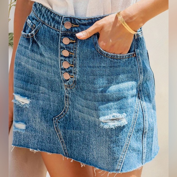 Button-Fly Distressed Raw Hem Denim Skirt